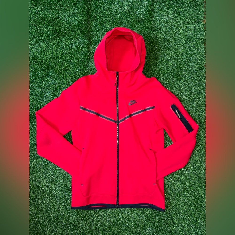 Nike Sportswear Tech Fleece (Red)